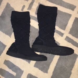 Black sweater knit ugg boots